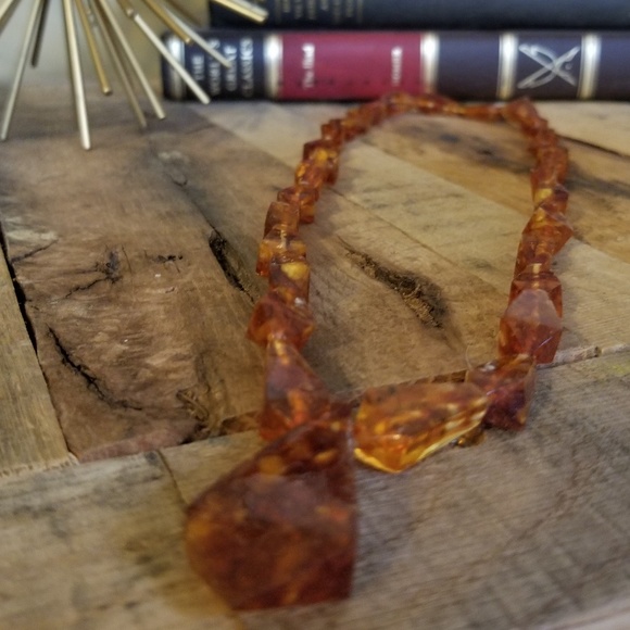 Vintage Jewelry - SALE🧡Vintage Baltic Honey Amber Triangle Necklace